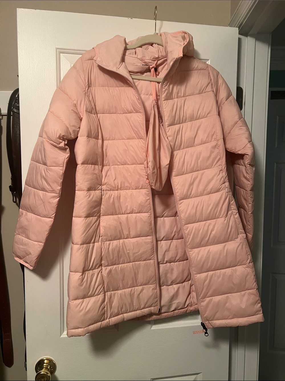 Amazon Essentials Pink Puffer Jacket with Hood